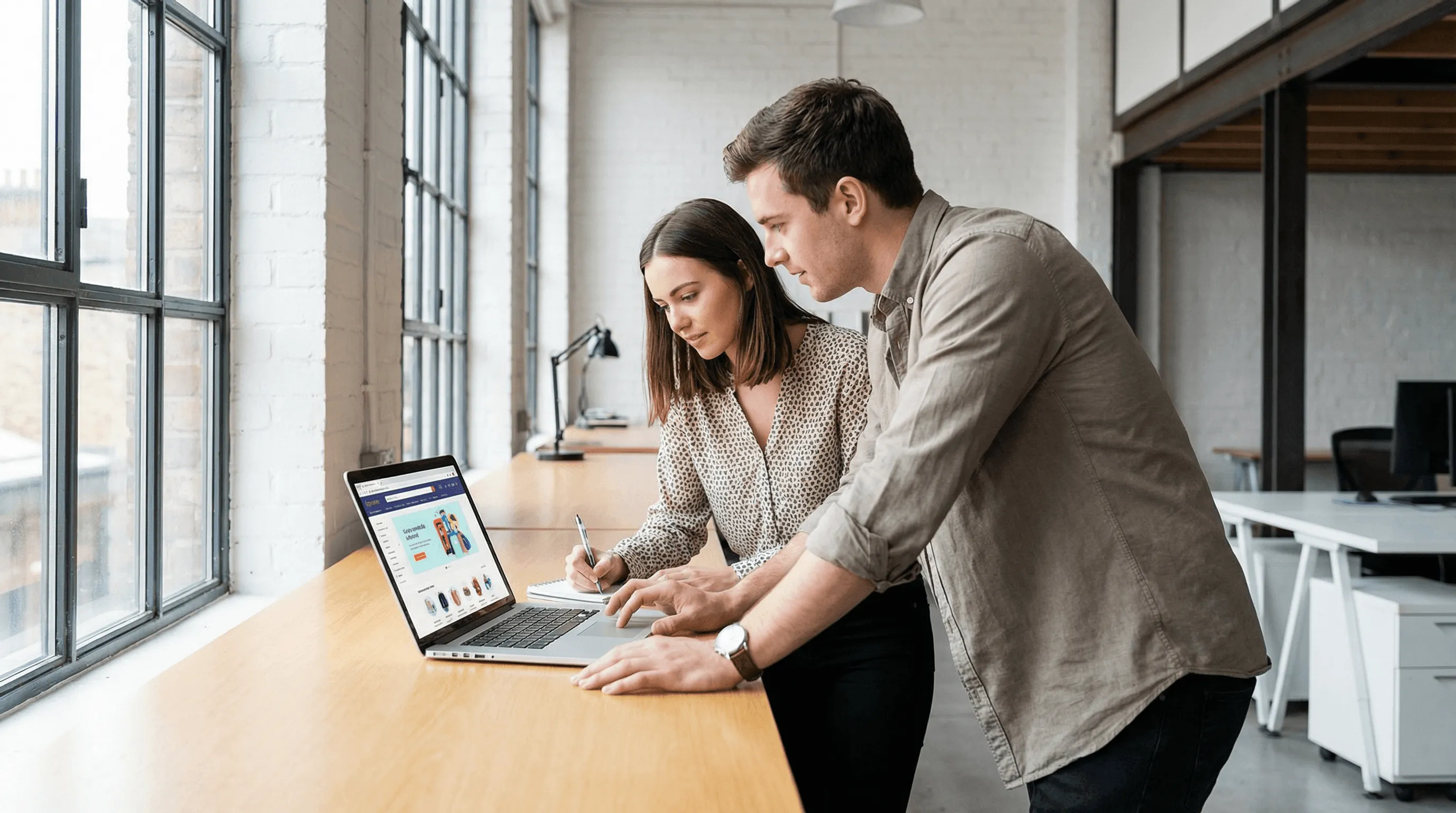 digitalsprung Team bei der Zusammenarbeit